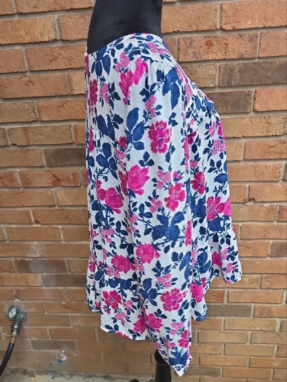 LOFT White Floral Pintuck Blouse with Pink & Navy Blooms Size XL - Picture 3 of 7